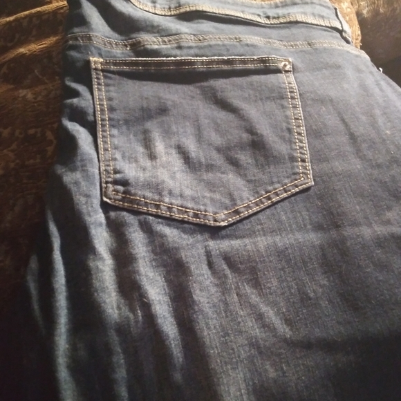 NWT RUE 21 MID RISE CROPS - Picture 5 of 8